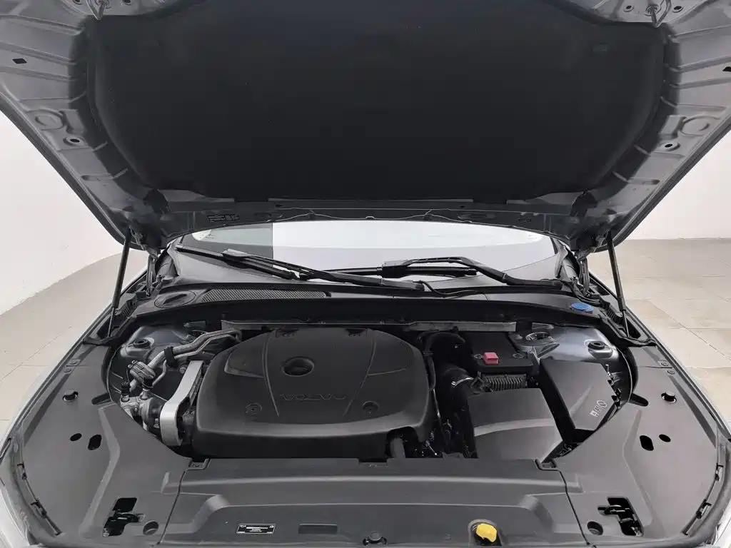 Photo 6 - Volvo S90