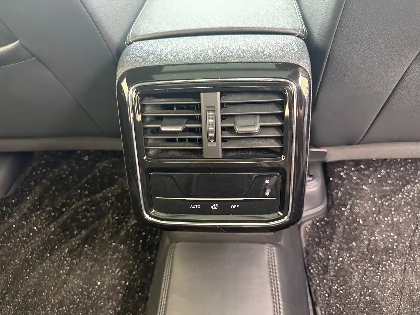 Photo 7 - Volkswagen Passat