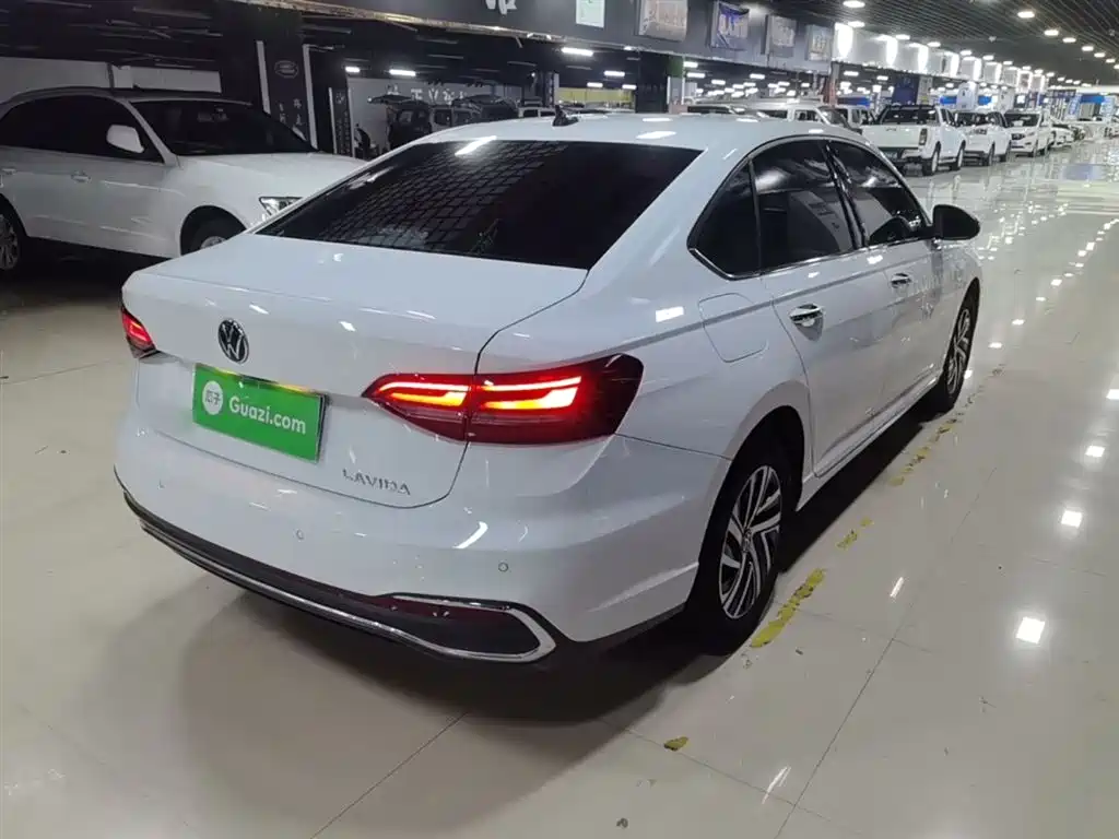 Volkswagen Lavida 2023 1.5L Auto Five Million Edition фото 7