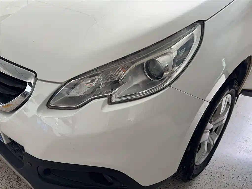 Peugeot 2008 2014 1.6L Automatic Trend Edition фото 3