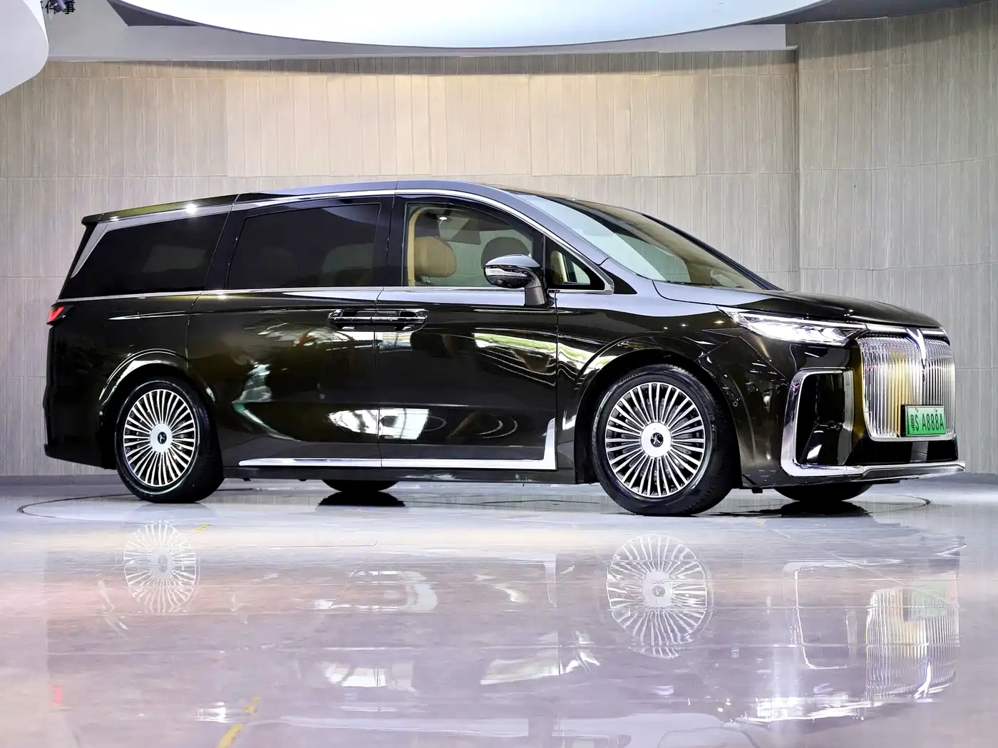 Voyah Auto Voyah Dreamer 2025 PHEV AWD Flagship Kunpeng Edition фото 2