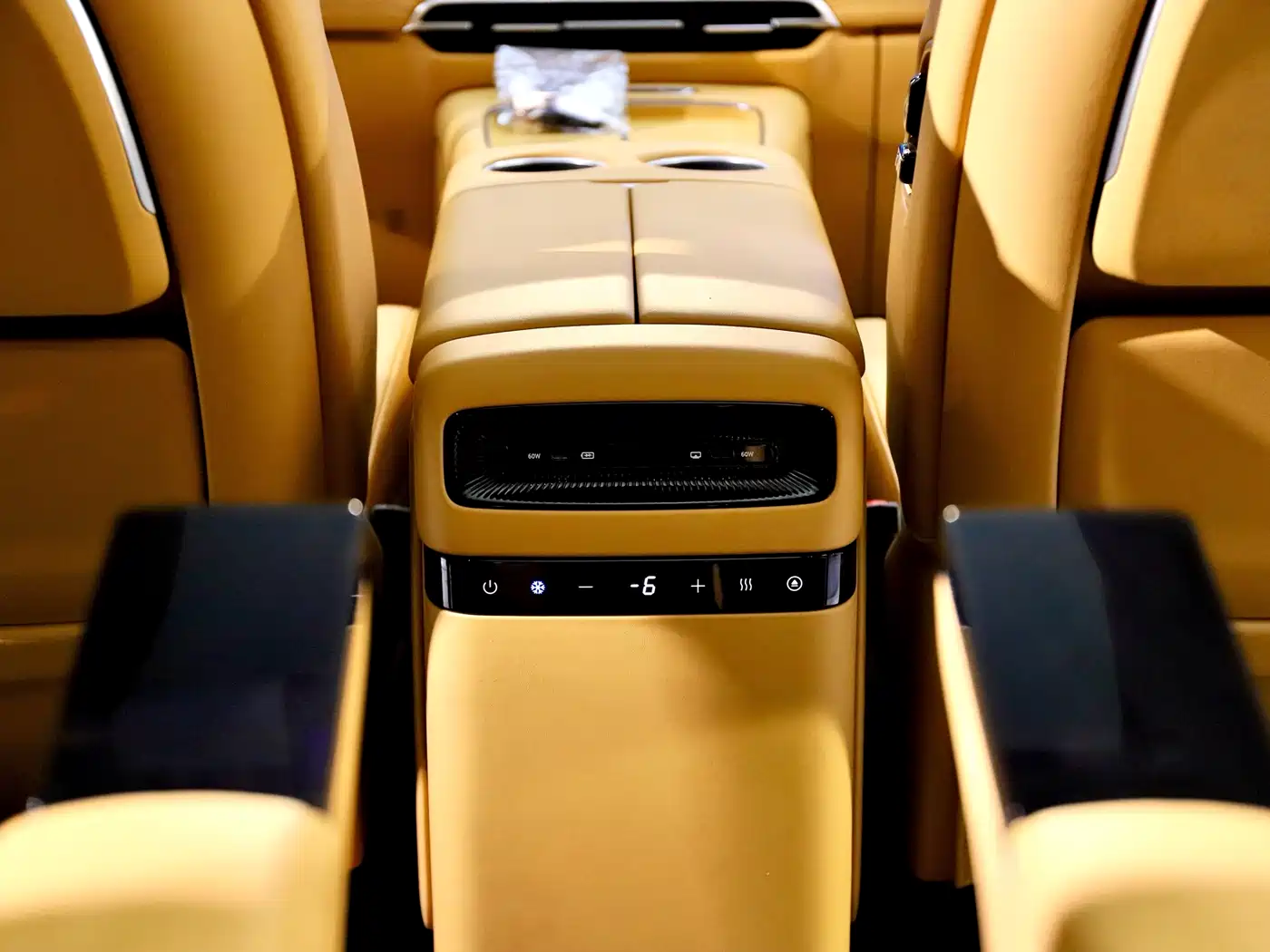 Voyah Auto Voyah Dreamer 2025 PHEV AWD Flagship Kunpeng Edition фото 20