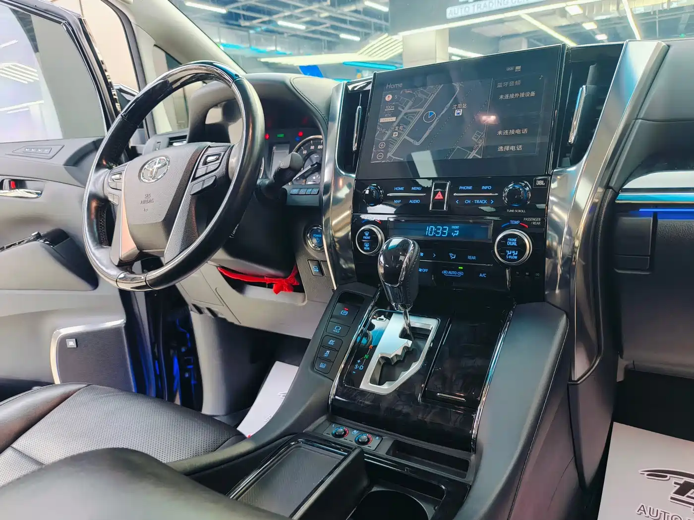 Toyota Vellfire 2020 Twin Engine 2.5L HV Luxury Edition фото 12