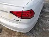صورة 8 - Volkswagen Lavida