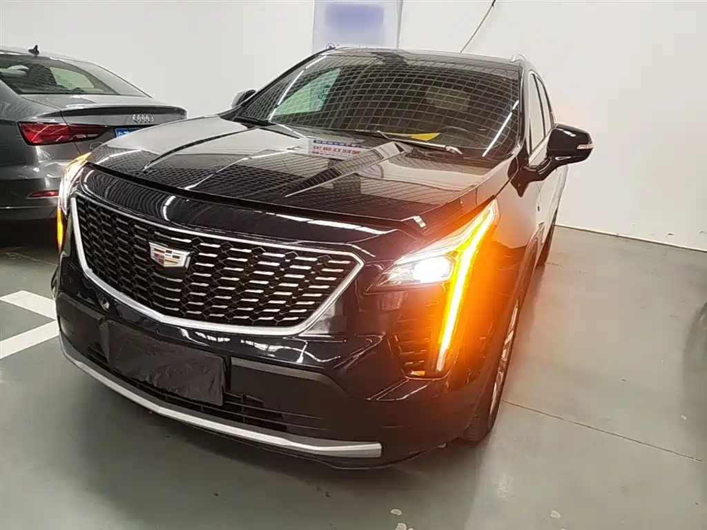 Cadillac XT4 2020 Facelift 28T 2WD Leading
