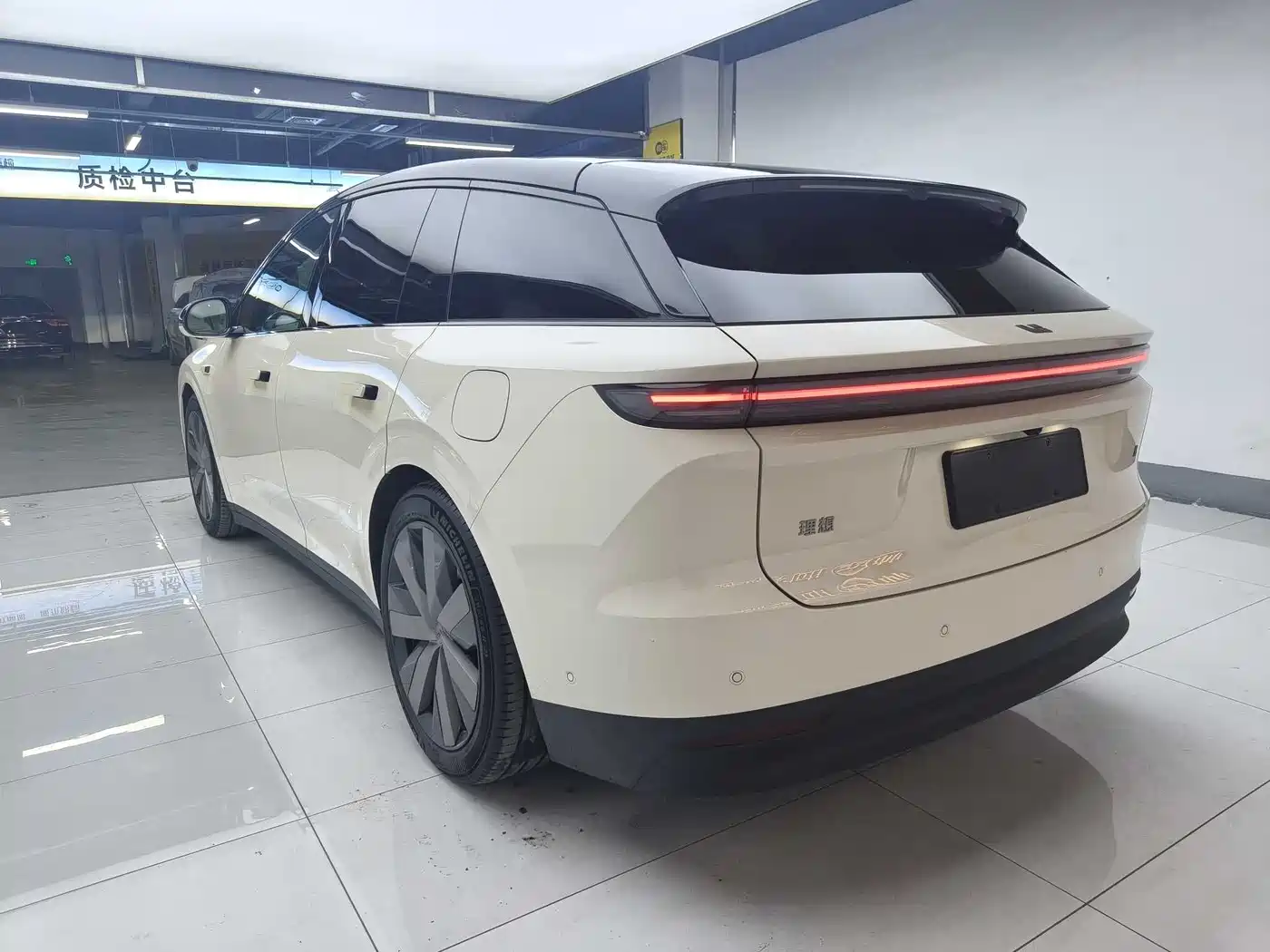 Li Auto i6 2025 2025 4WD Base Model