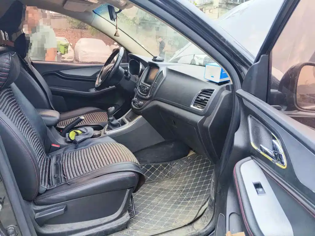 Baojun 560 2016 2015 1.8L Manual Luxury