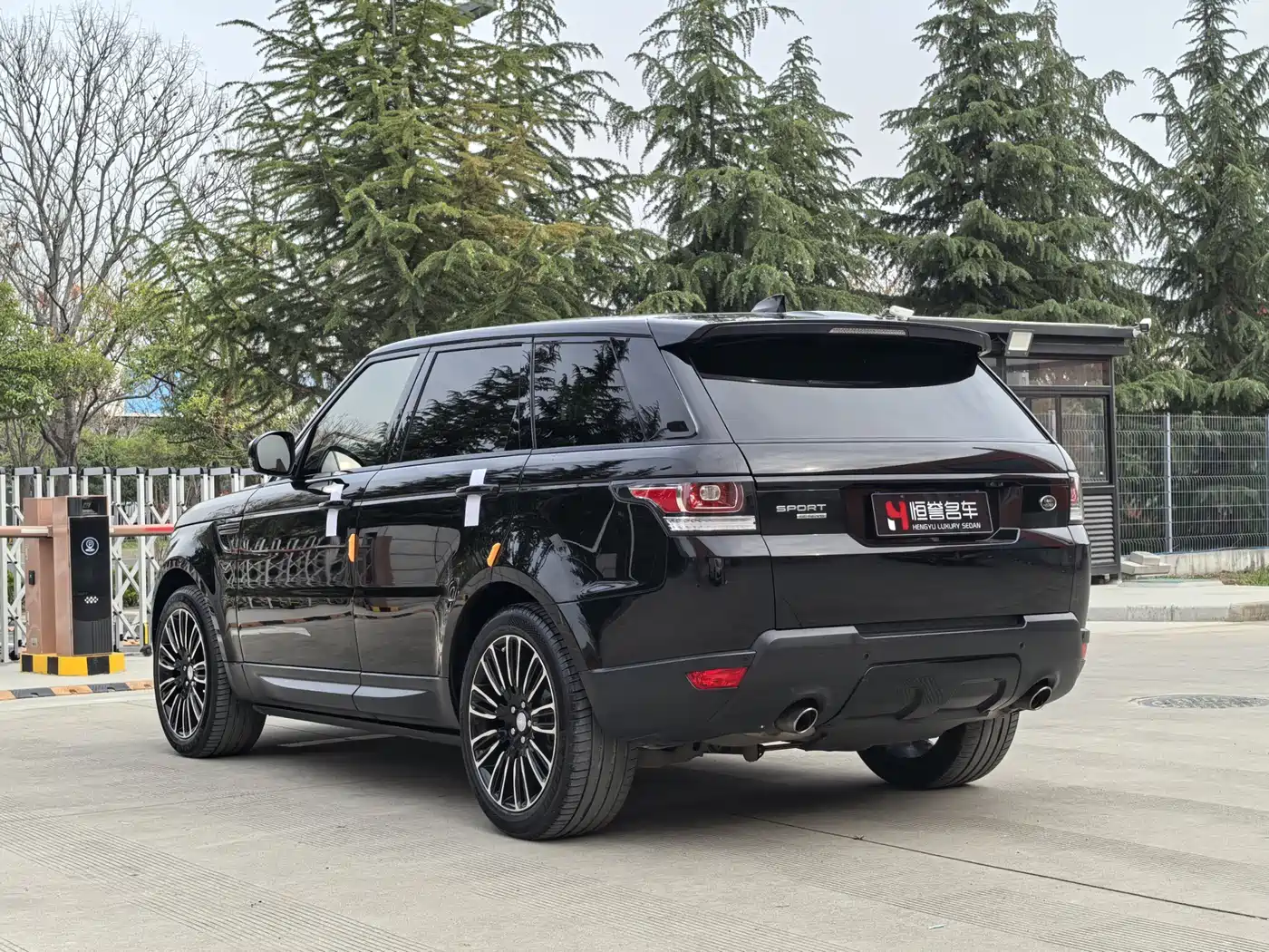 Land Rover Range Rover Sport 2017 3.0 SC V6 SE фото 26