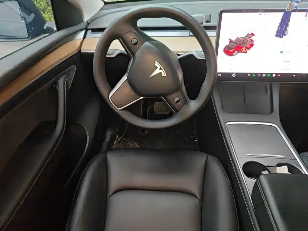 Фото 3 - Tesla Model Y