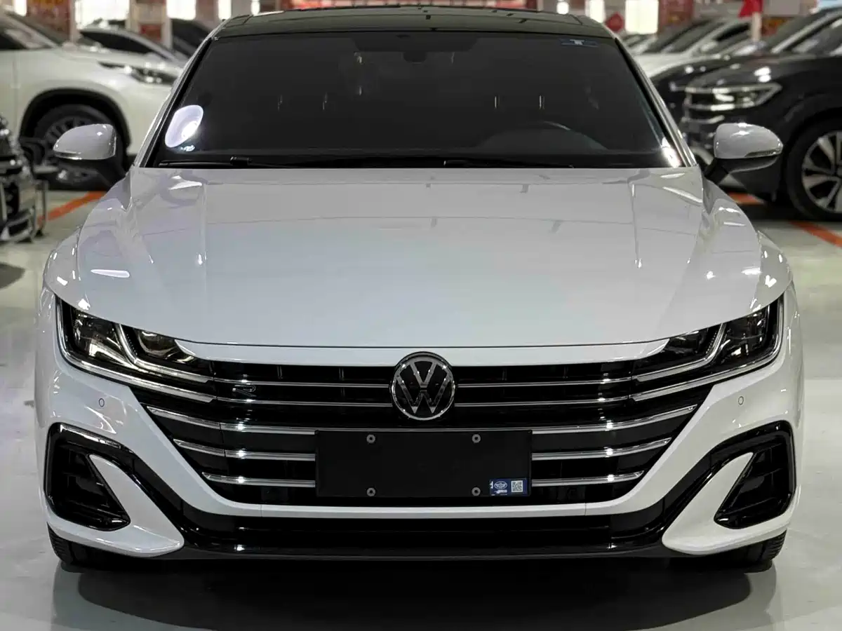 Volkswagen FAW-Volkswagen CC 2023 330TSI Dazzle Edition фото 3