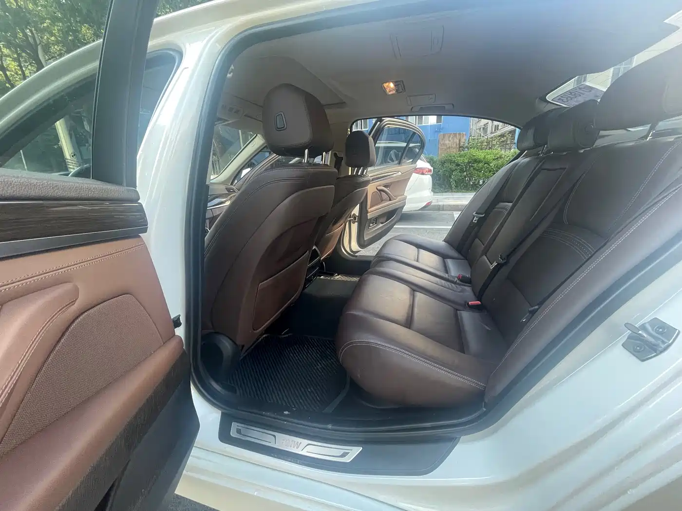 BMW 5 Series 2017 525Li Luxury Design Package фото 12