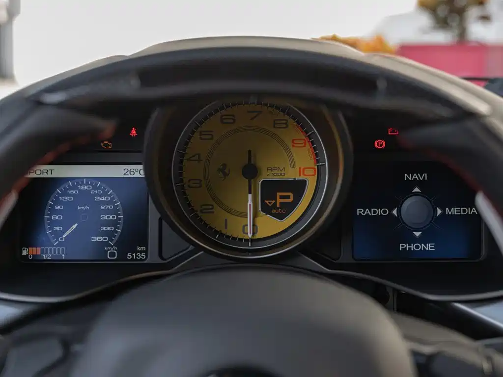 صورة 12 - Ferrari F12berlinetta