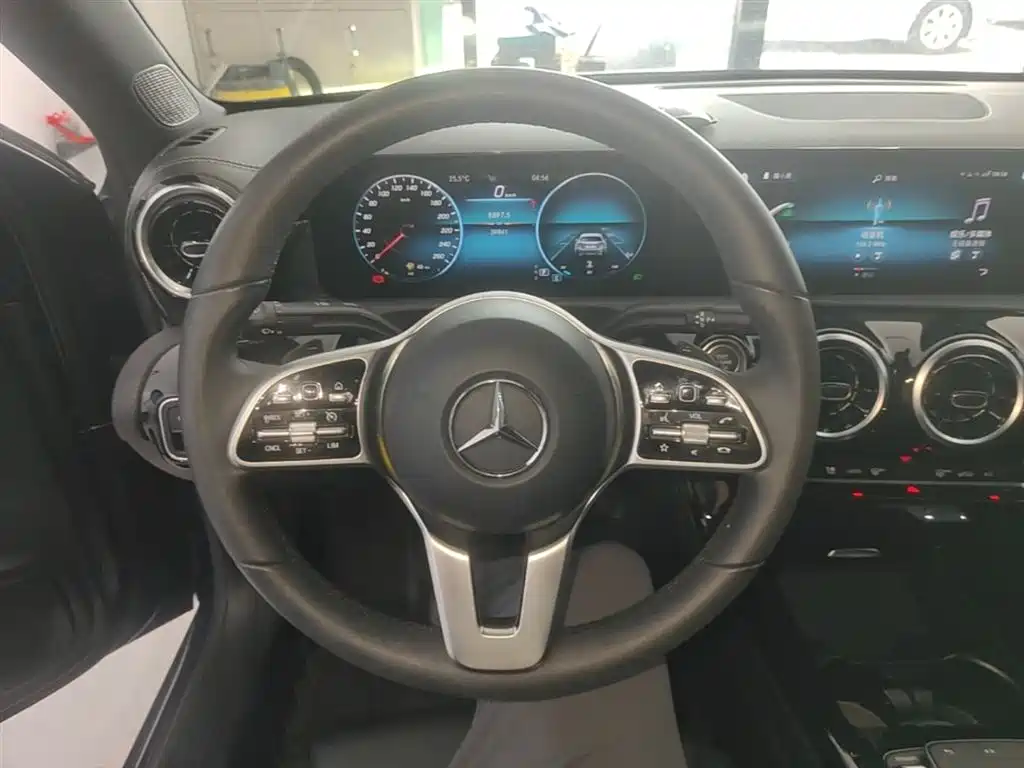 MERCEDES-BENZ CLASS A