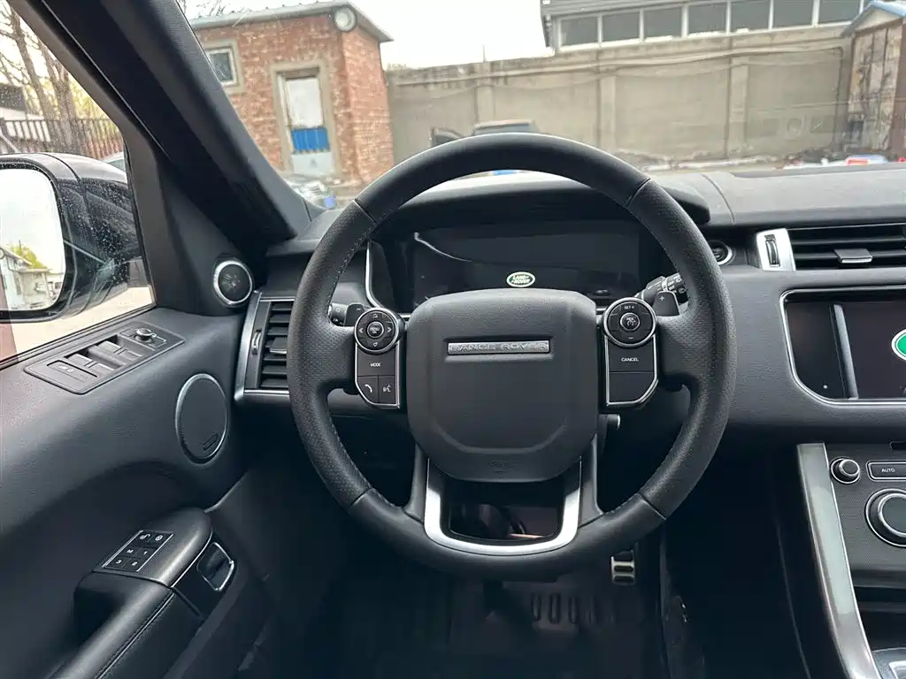 Land Rover Range Rover Sport 2016 Model 3.0 SC V6 HSE DYNAMIC фото 21
