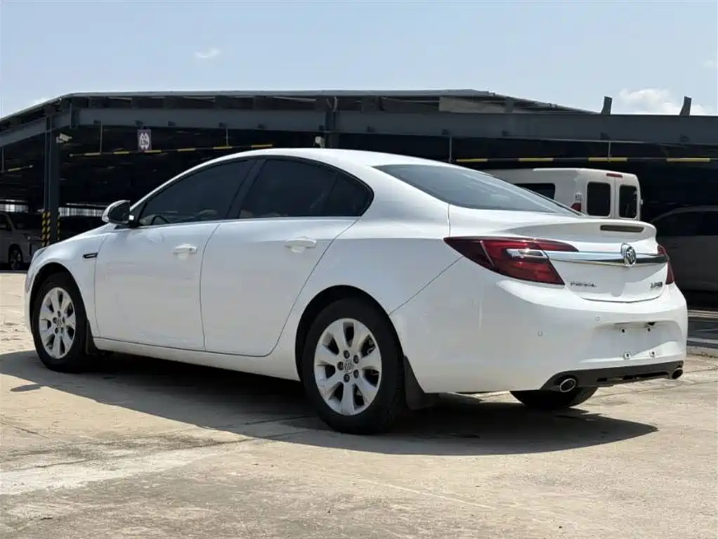 Buick Regal 2015 2.0L Elite Fashion Model фото 9
