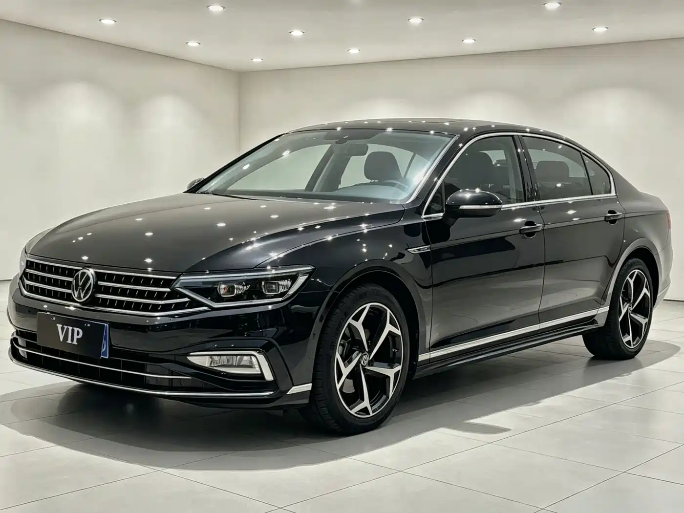 Volkswagen Magotan 2023 Model 2 Million Commemorative Edition 330TSI DSG Luxury фото 3