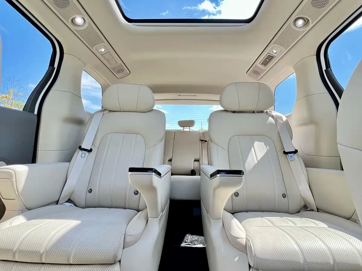 Voyah Auto Voyah Dreamer 2025 PHEV 4WD Kunpeng Premium Edition фото 14