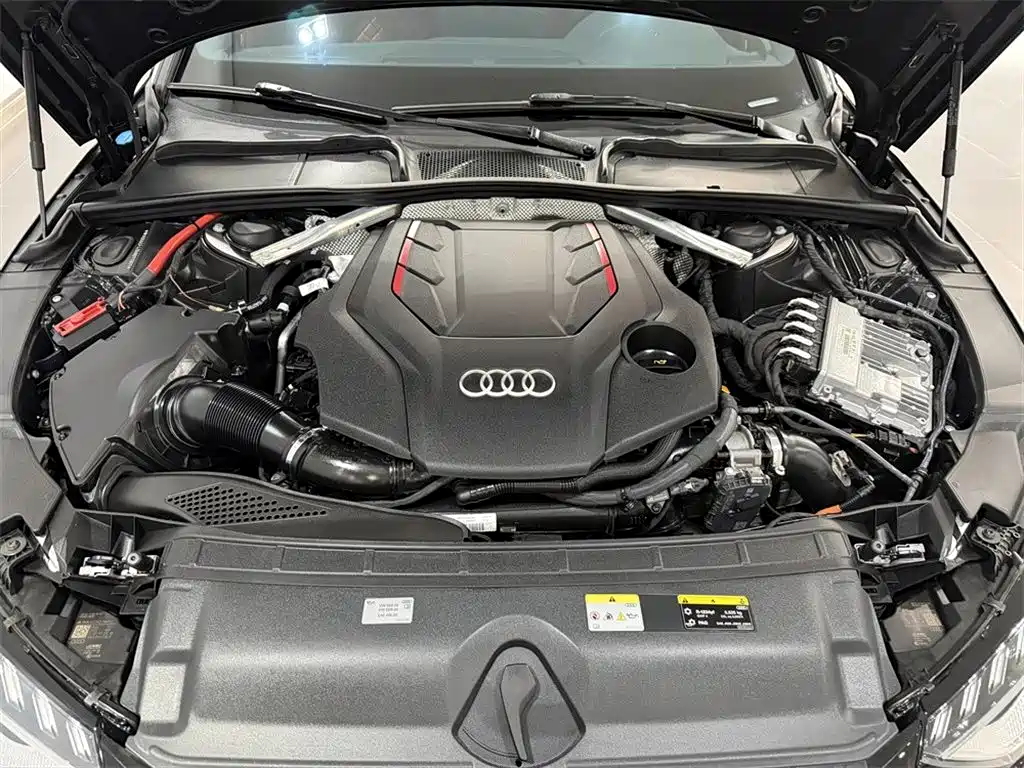 Photo 8 - Audi S4