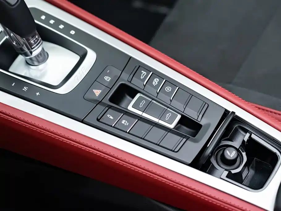 Porsche 718 2022 Spyder 2.0T фото 23