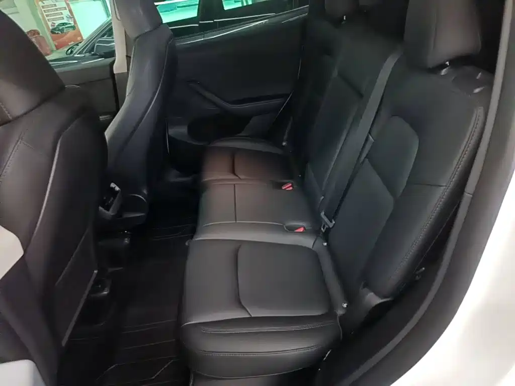 Фото 17 - Tesla Model Y