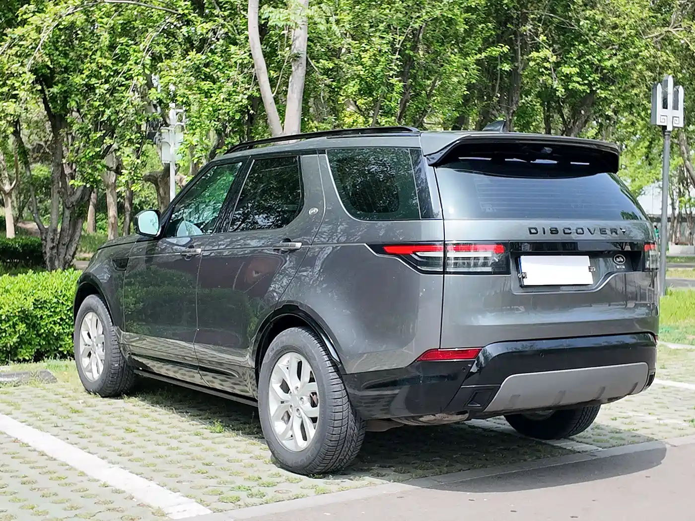 Land Rover Discovery 2018 3.0 SC V6 SE фото 15