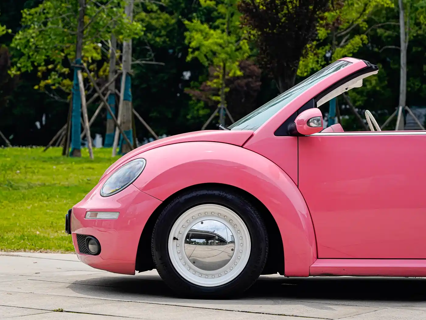Volkswagen Beetle 2009 2.0 AT Top Convertible фото 6