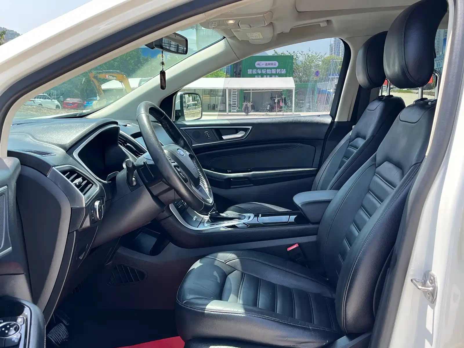 Фото 4 - Ford Edge