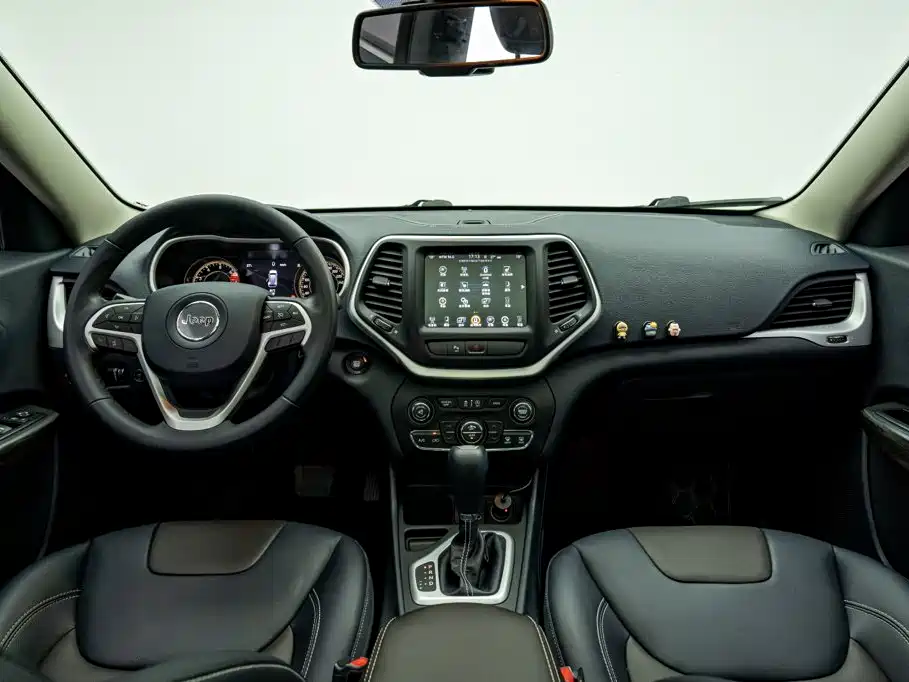 Photo 17 - Jeep Cherokee