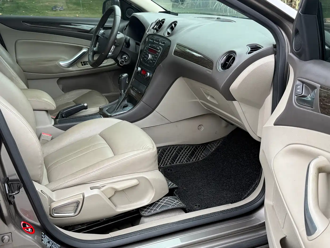 Ford Mondeo 2012 2013 2.3L Luxury Model