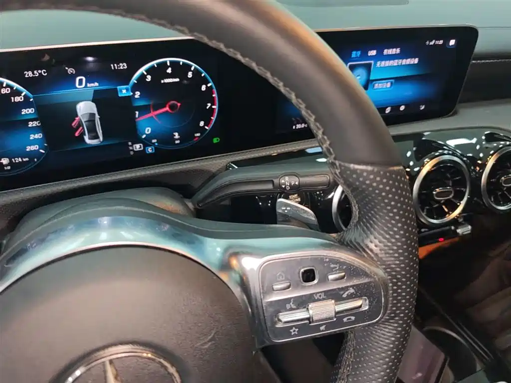 Mercedes-Benz A-Class 2019 A 200 L Sport Sedan фото 14