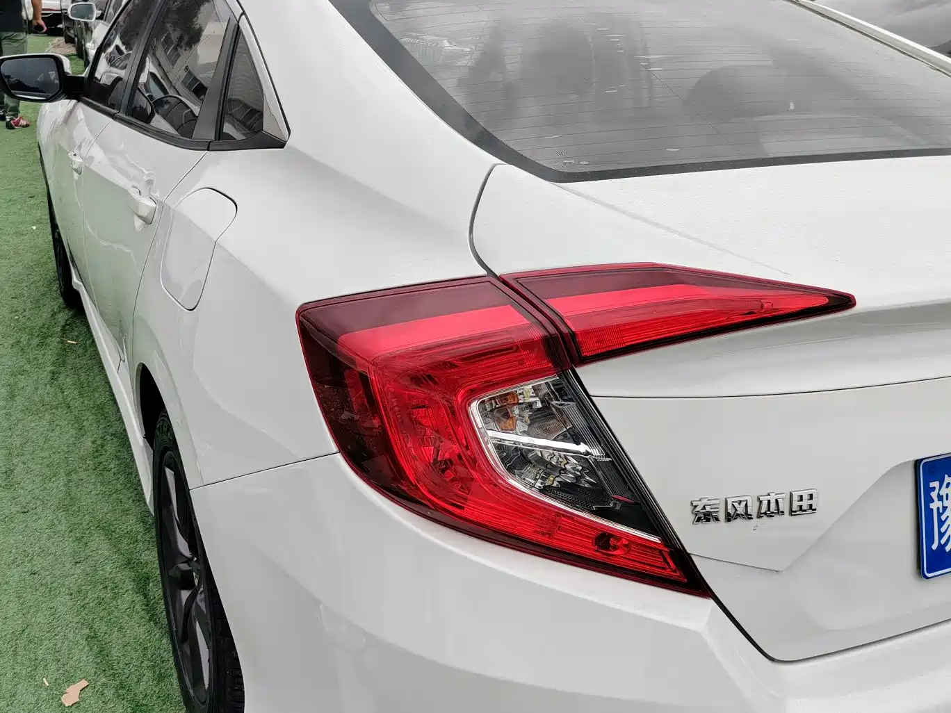 Photo 3 - Honda Civic