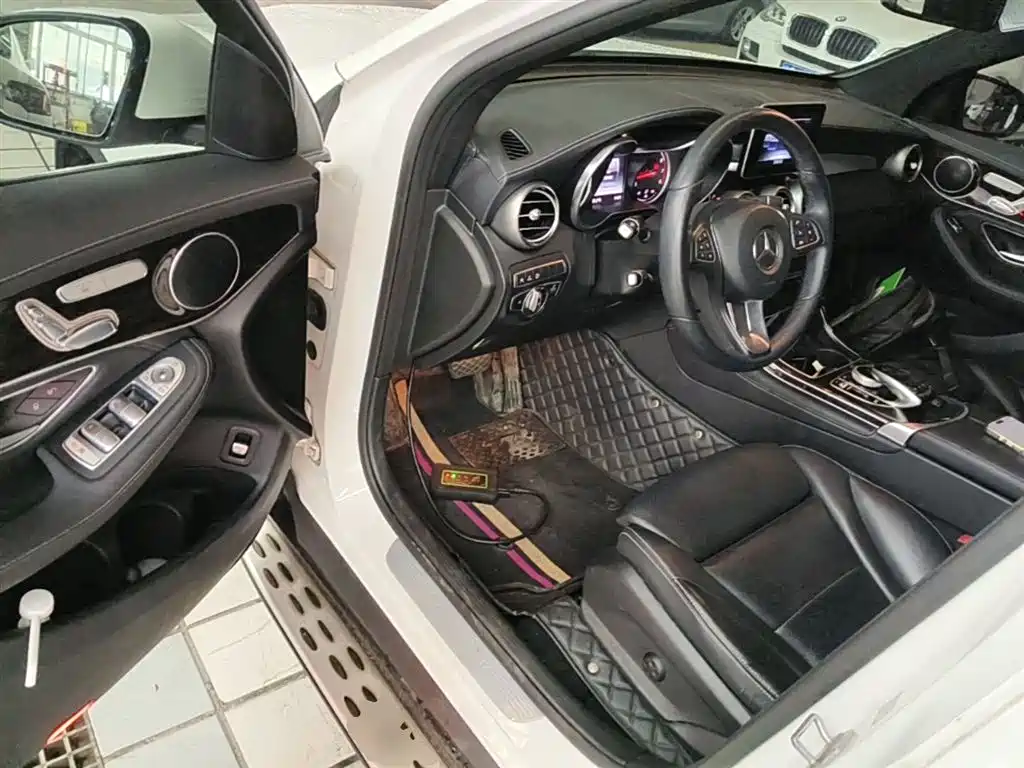 Mercedes-Benz GLC 2017 GLC 260 4MATIC Luxury фото 16