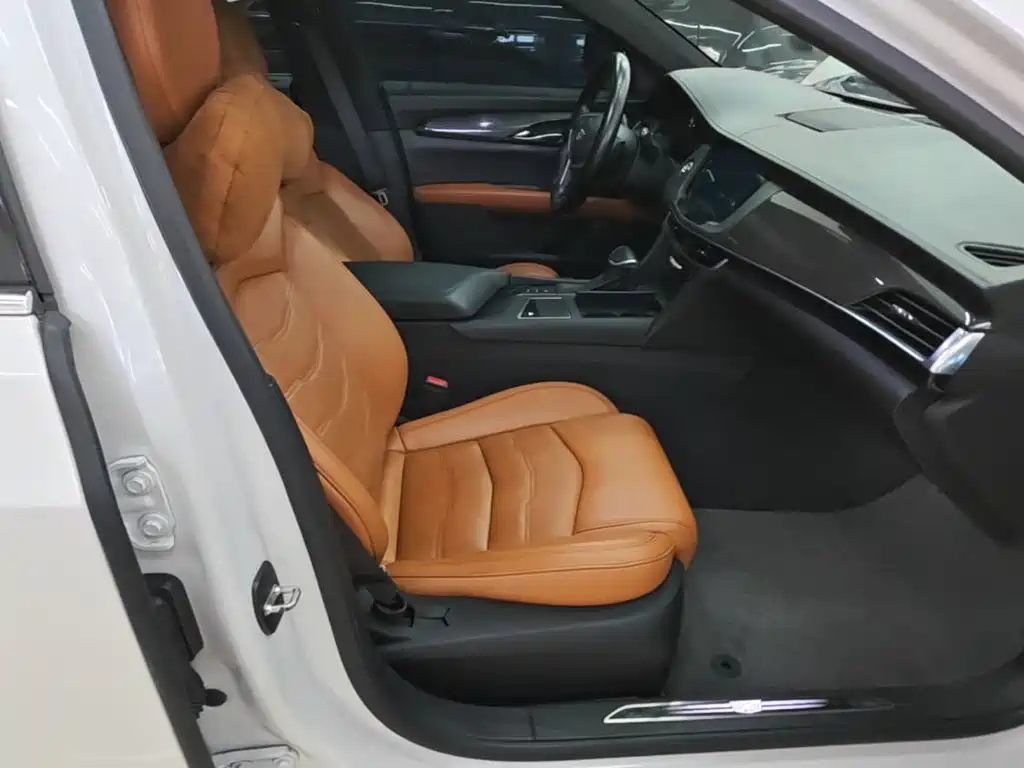 Фото 25 - Cadillac CT6