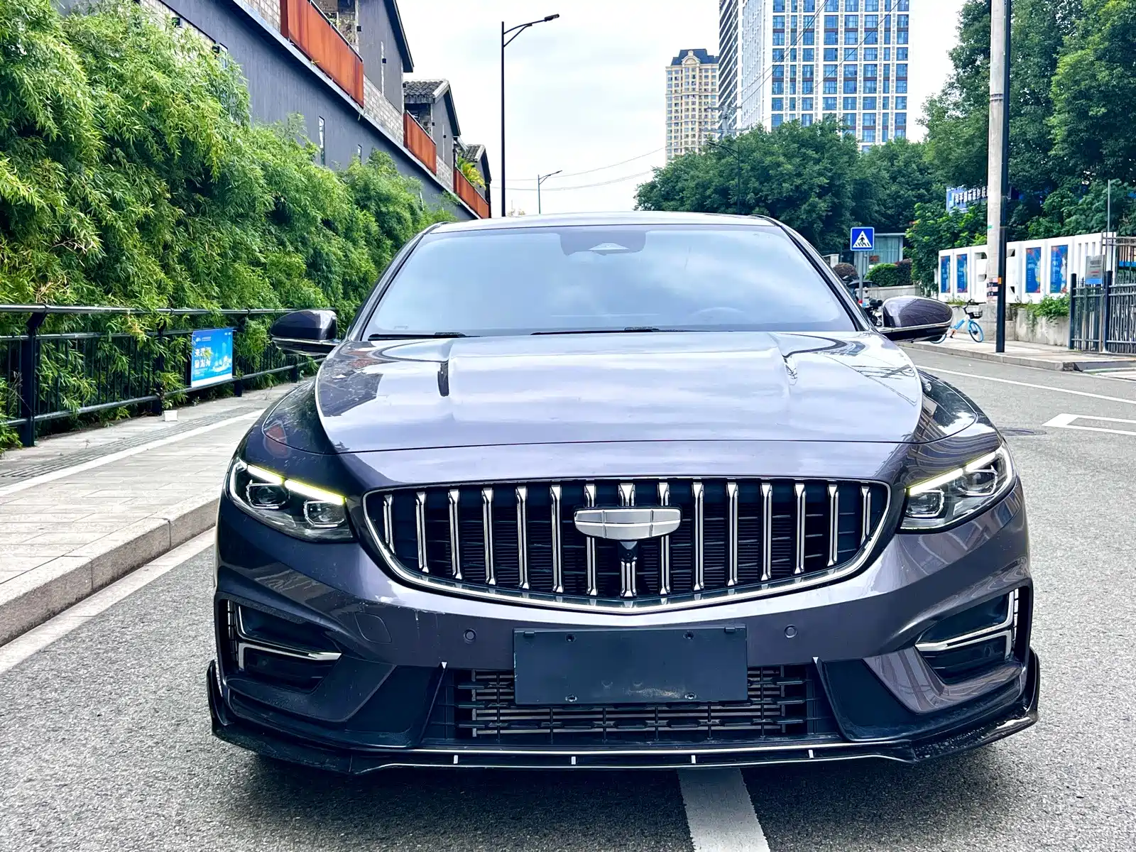 Фото 2 - Geely Preface