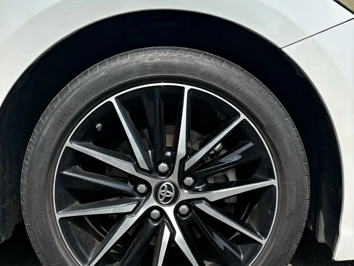 Toyota Camry 2021 2.5S Feng Shang Edition фото 12