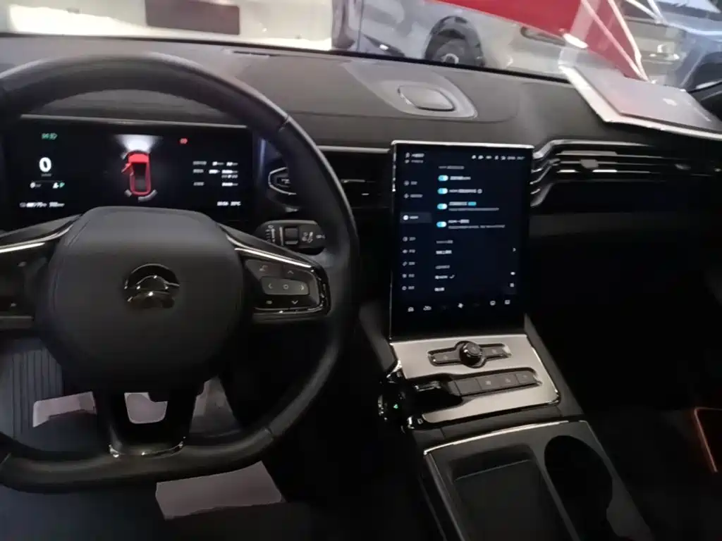 Фото 10 - NIO EC6