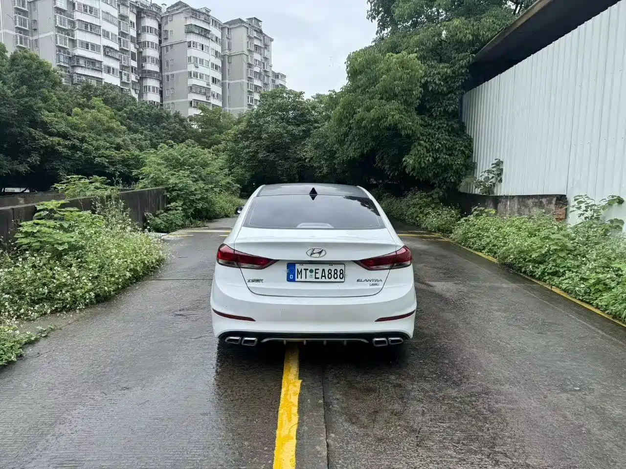 Hyundai Elantra 2016 1.6L Auto Smart·Luxury Edition фото 4