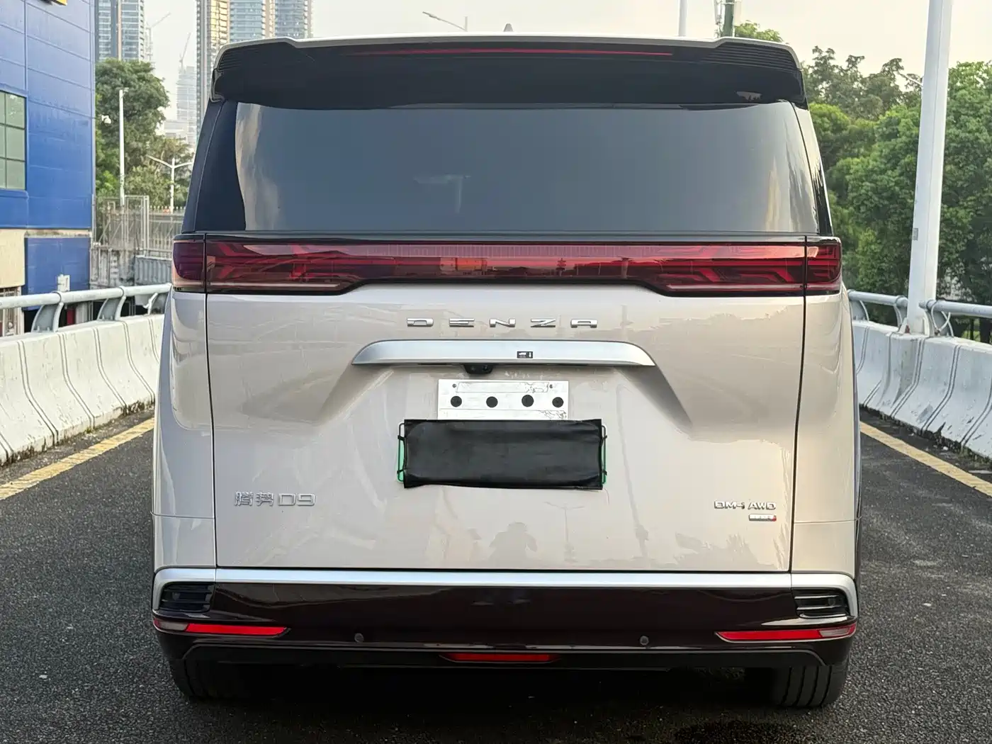 Denza D9 2026 2025 DM-i Smart Driving Edition 1100 FWD Flagship