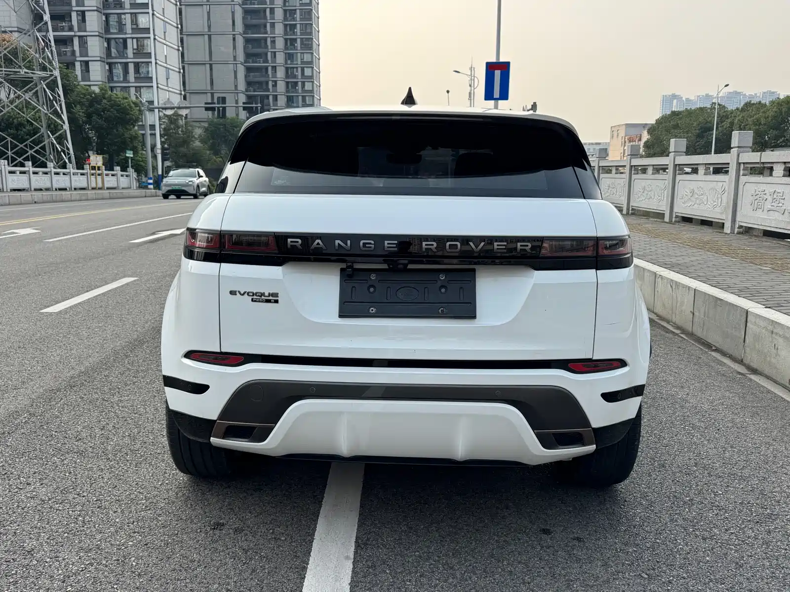 Photo 4 - Land Rover Range Rover Evoque