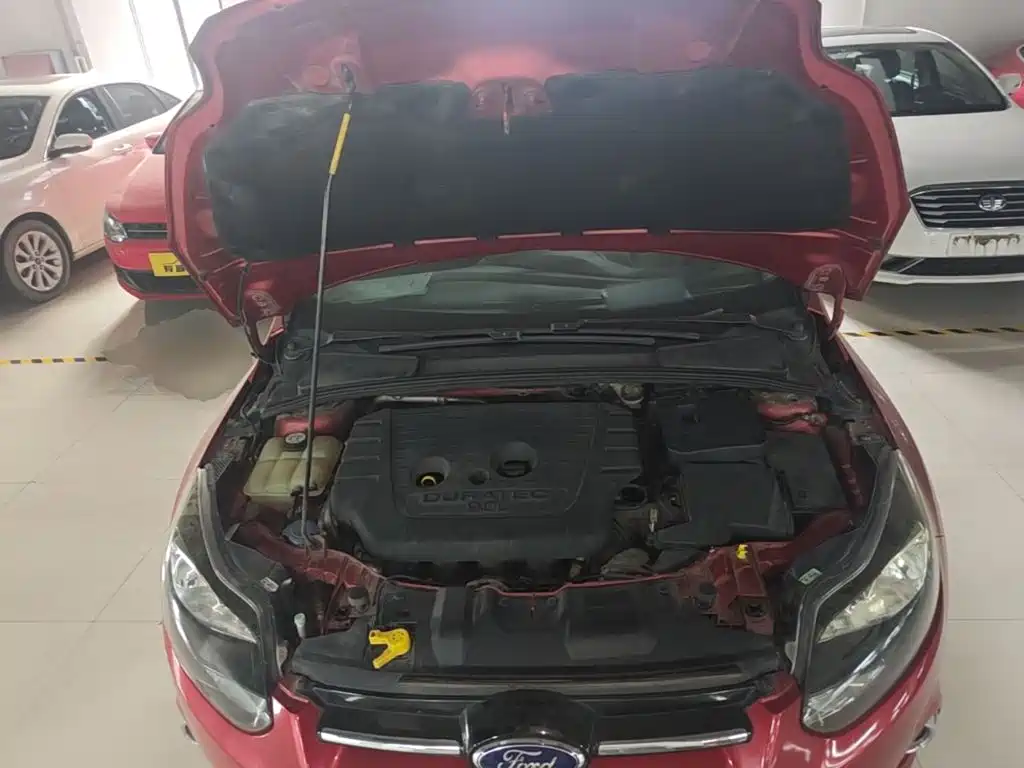 Фото 20 - Ford Focus