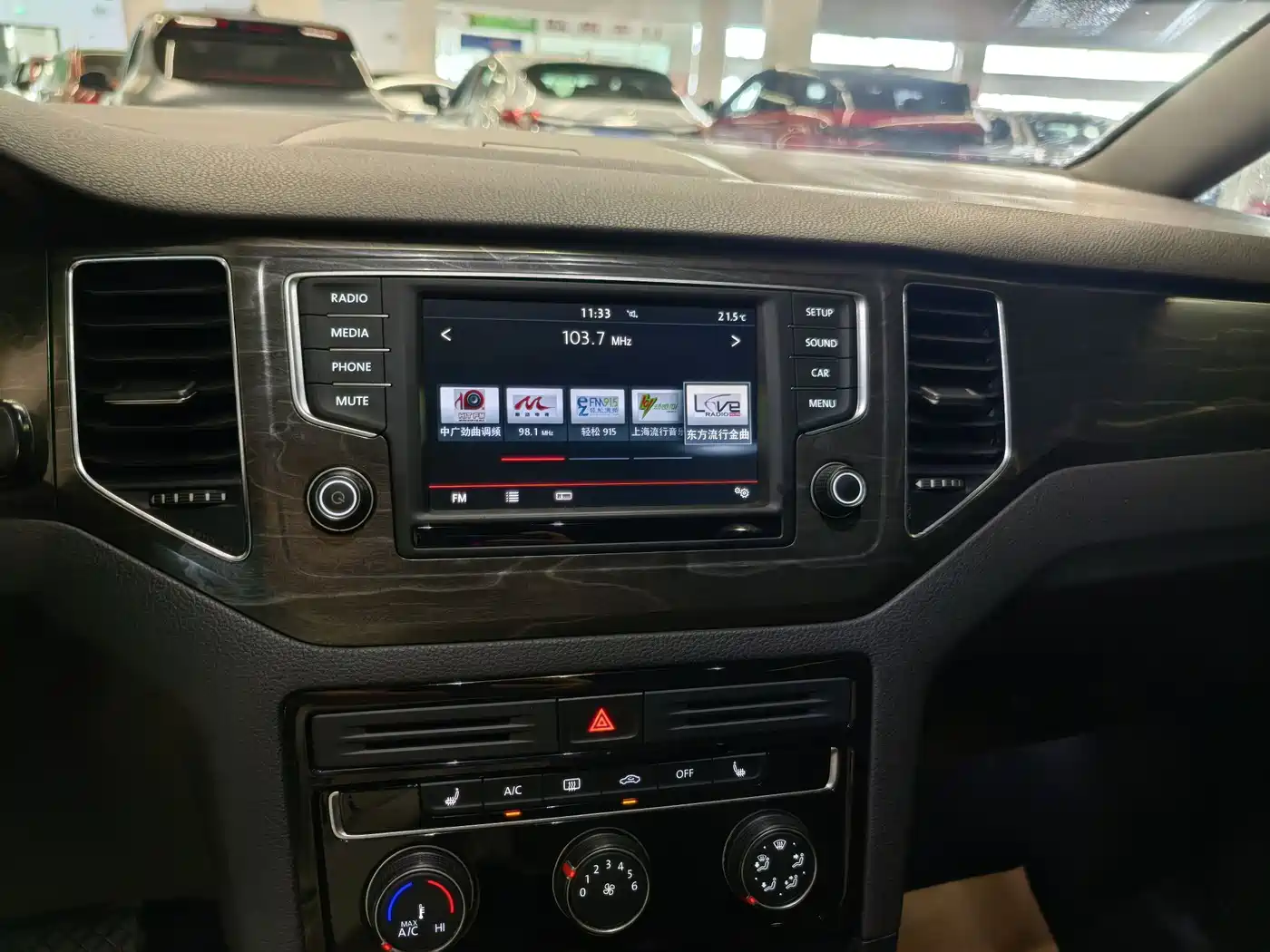Volkswagen Golf Sportsvan 2016 280TSI Automatic Luxury фото 10