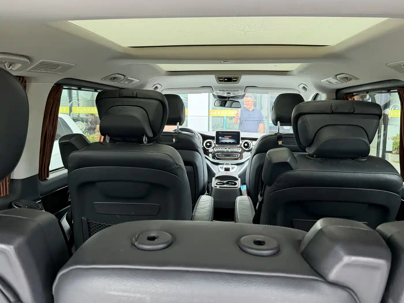 Mercedes-Benz V-Class 2018 V 260 L Premium Long Wheelbase Edition China VI фото 4