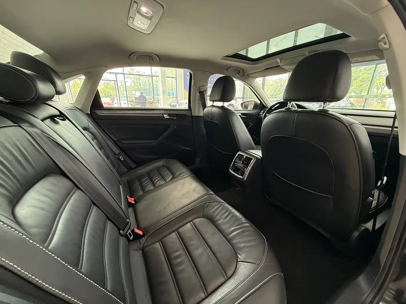 Volkswagen Passat 2017 330TSI DSG Prestige фото 10