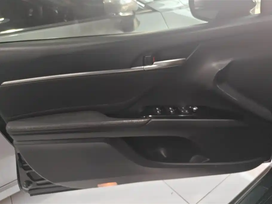 Toyota Camry 2018 2.5G Luxury Edition фото 7