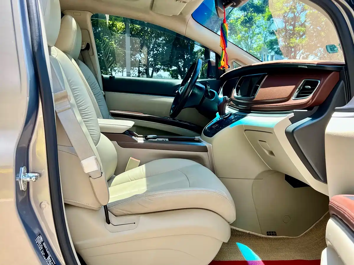 Buick GL8 2017 25S Luxury China V фото 7
