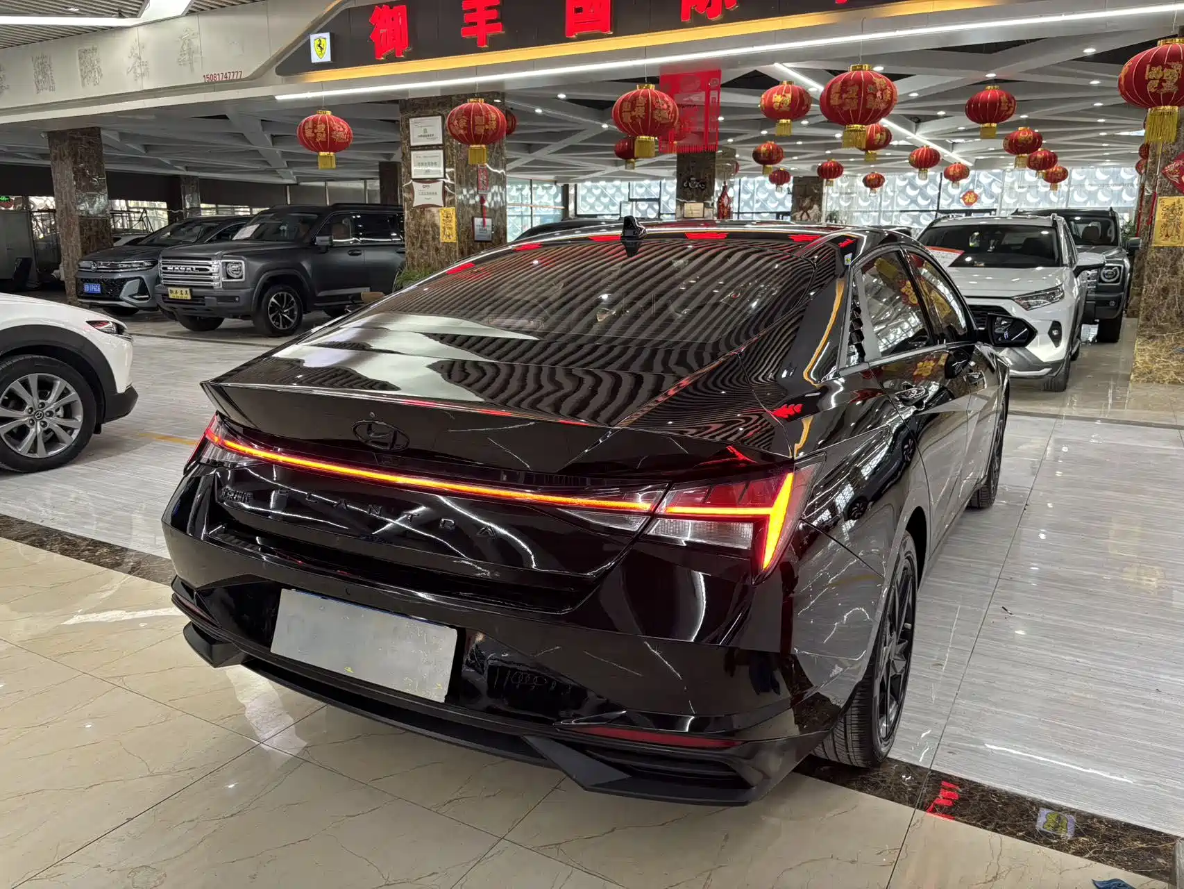 Фото 6 - Hyundai Elantra