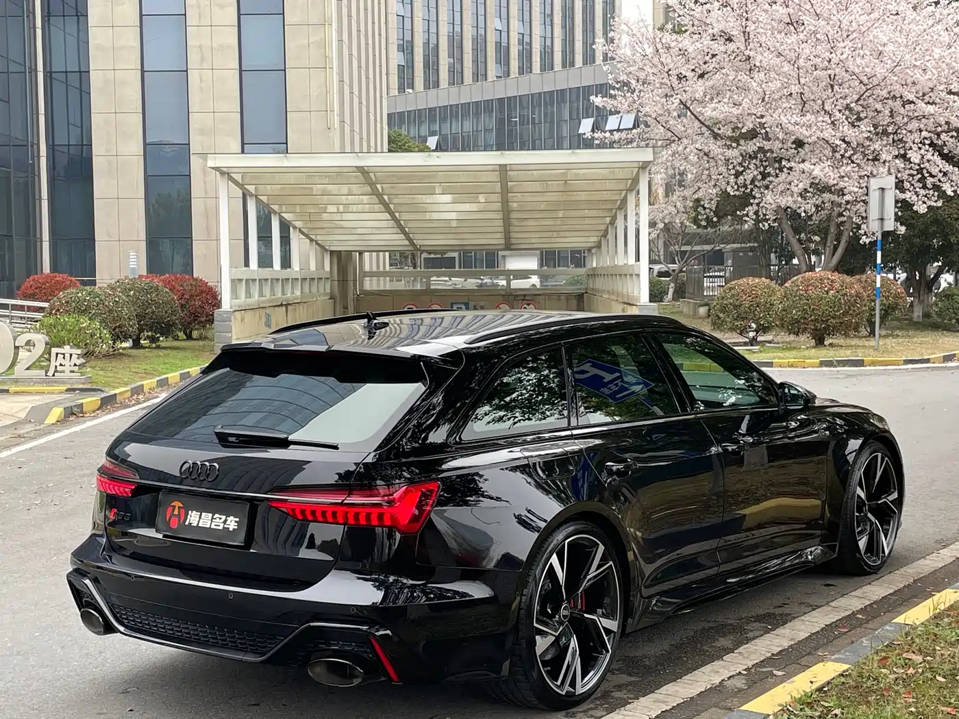 AUDI RS 6