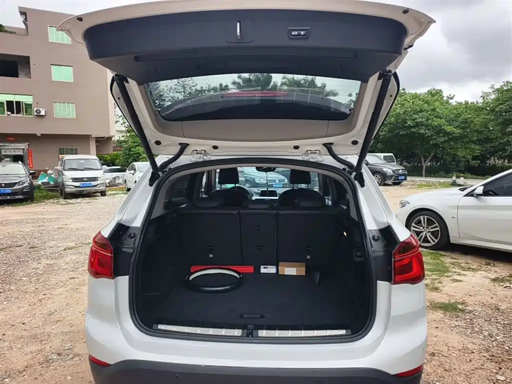 BMW X1 2018 sDrive20Li Leading Model фото 19