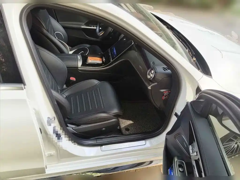 Mercedes-Benz C-Class, миниатюра 13