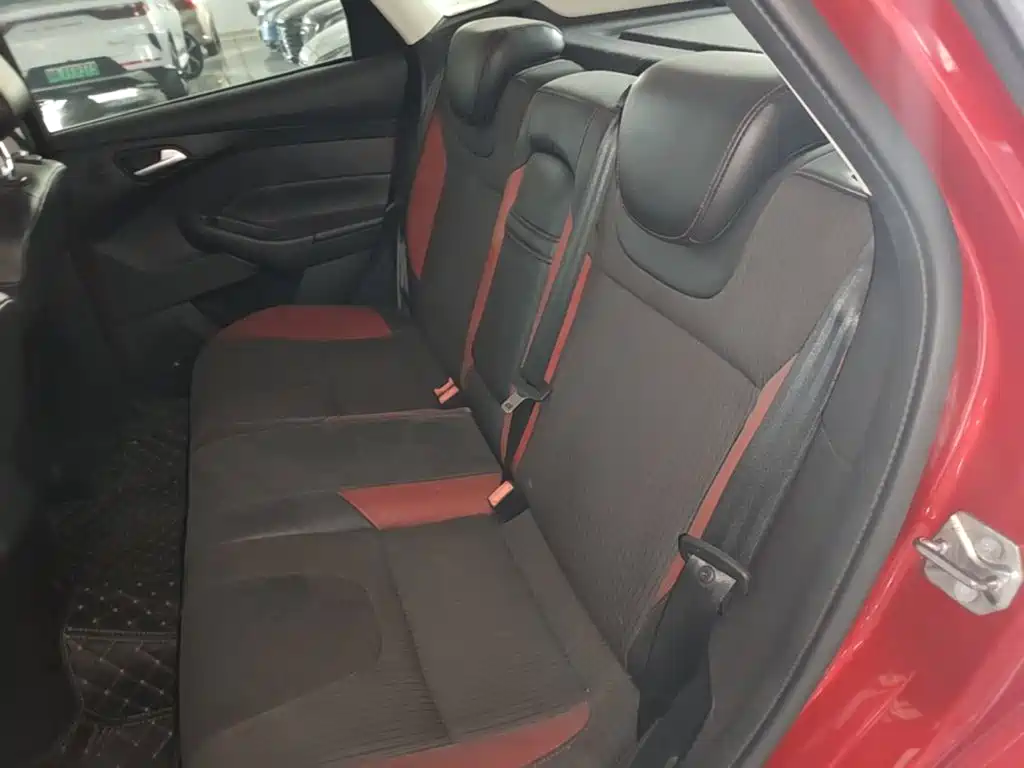 Ford Focus 2014 2012 Hatchback 2.0L Automatic Luxury Sport